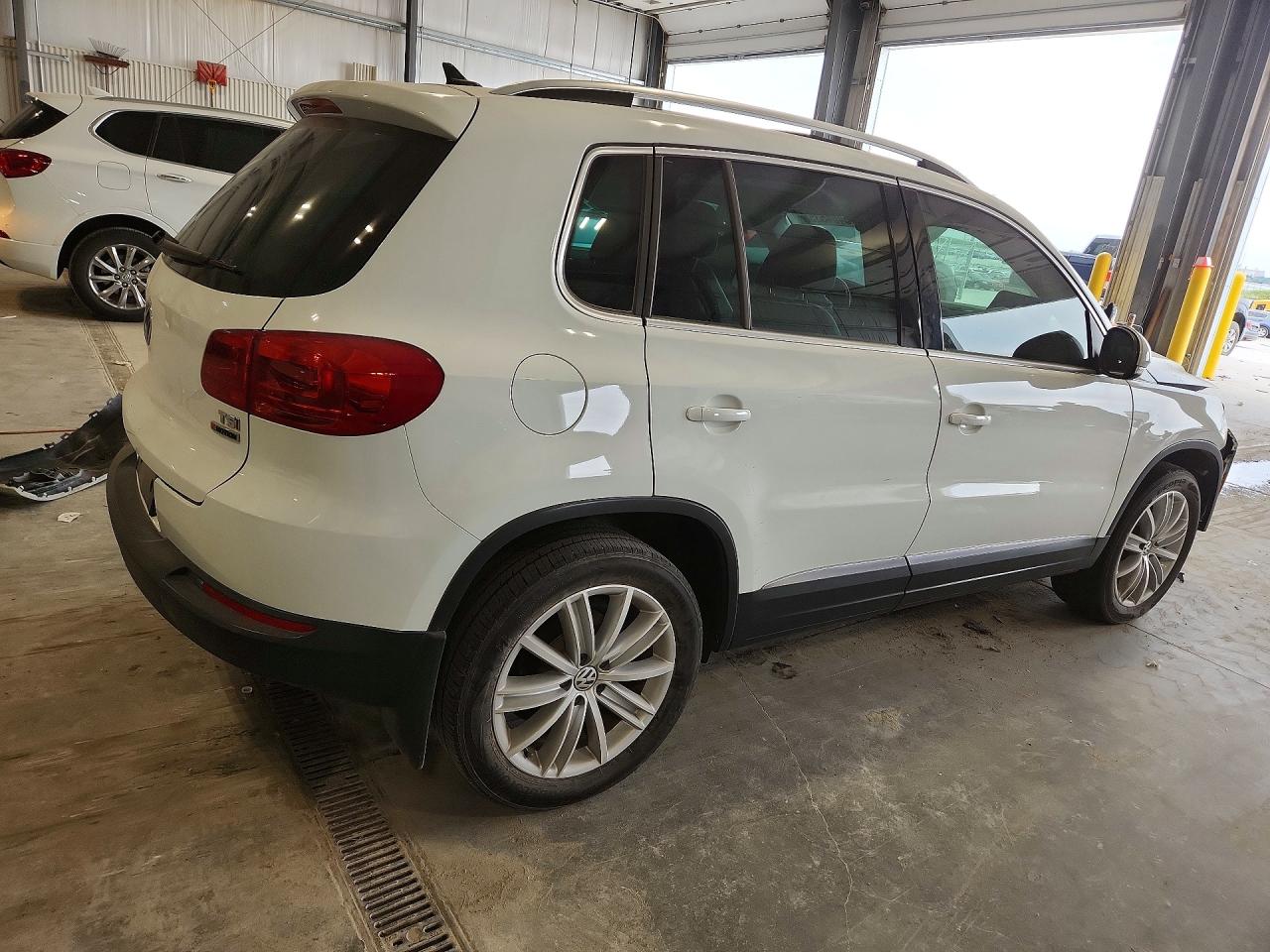 2016 VOLKSWAGEN TIGUAN S photo 5