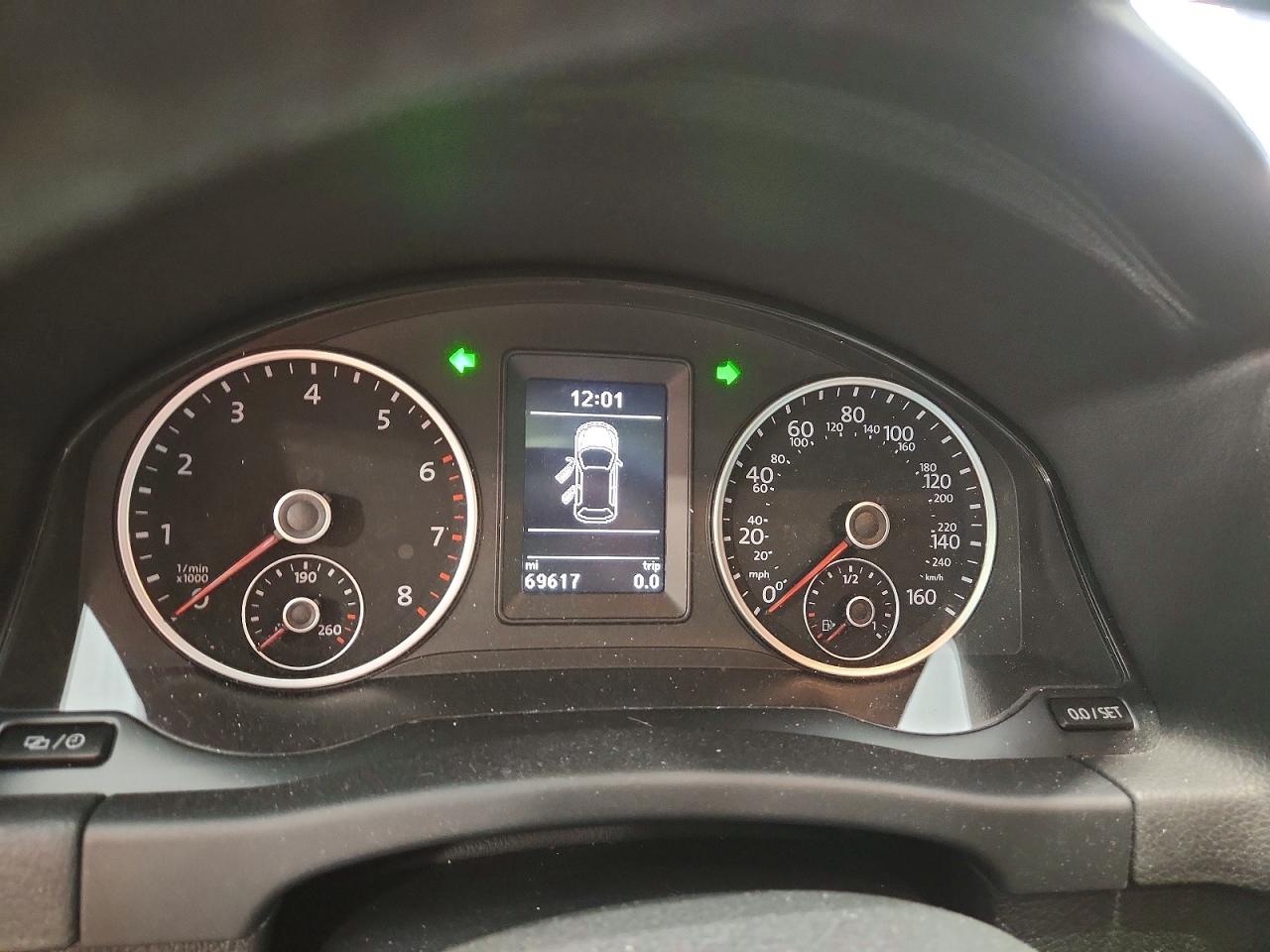 2016 VOLKSWAGEN TIGUAN S photo 17