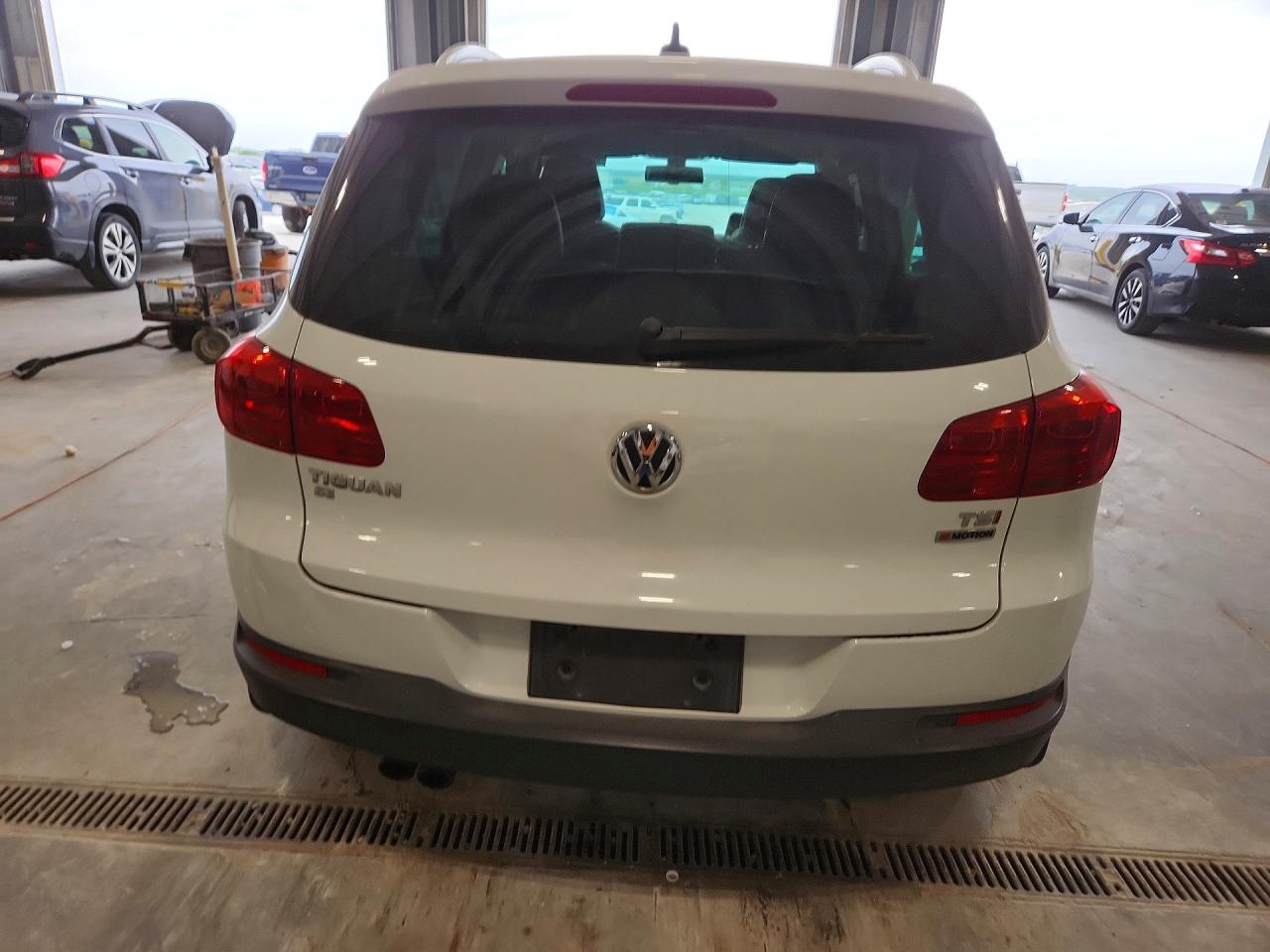 2016 VOLKSWAGEN TIGUAN S photo 11