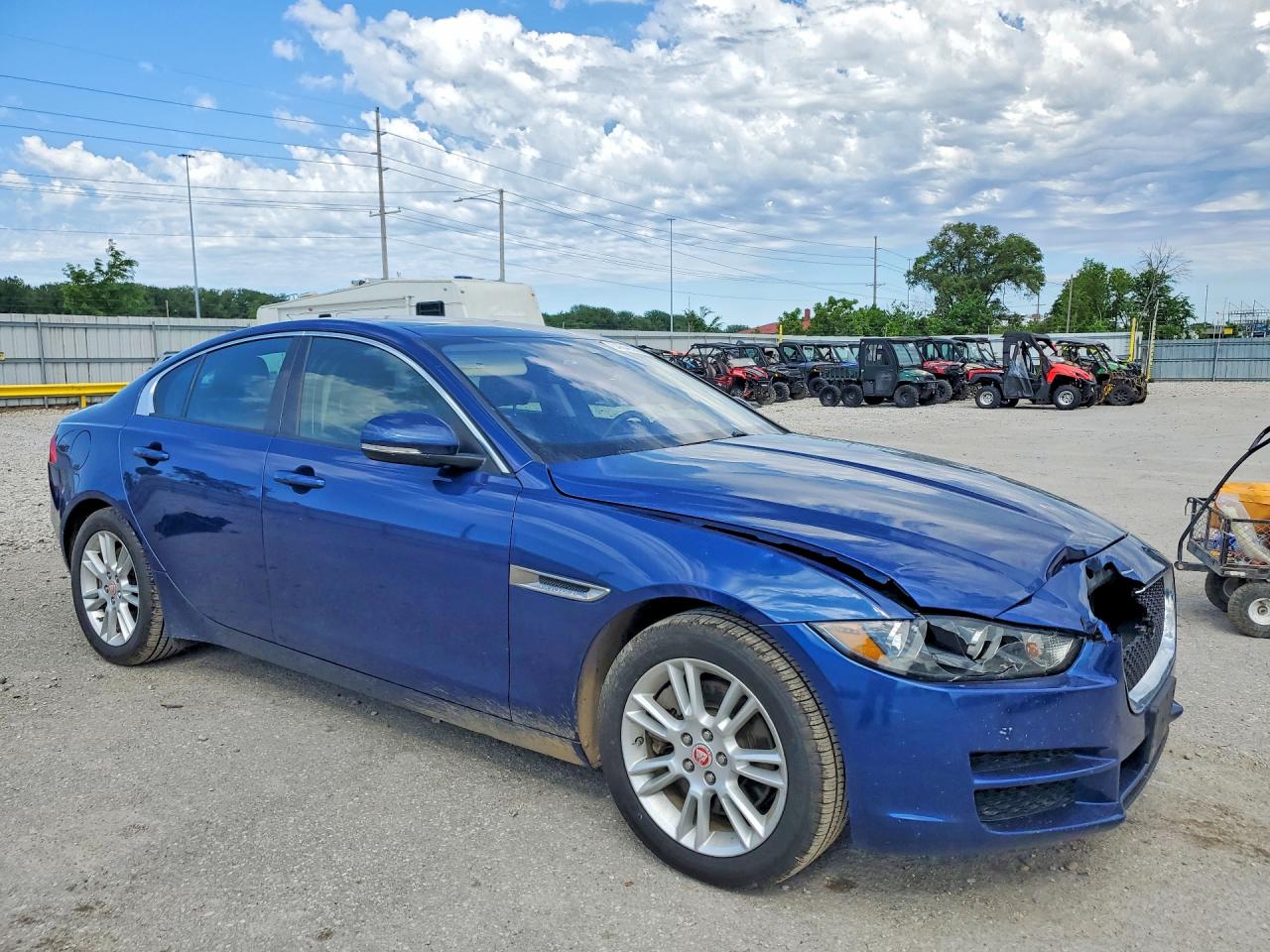 2017 JAGUAR XE PREMIUM photo 7