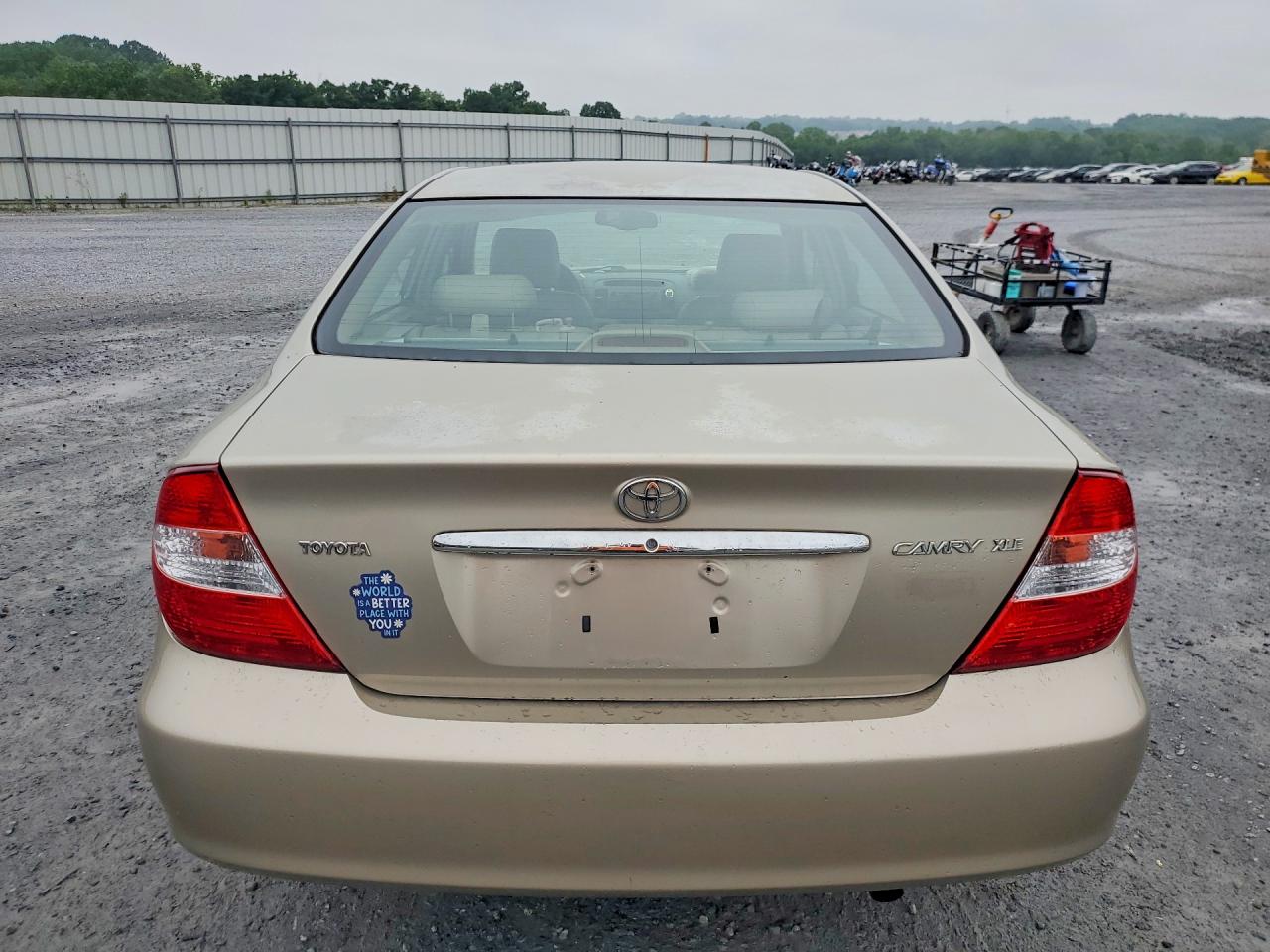2003 TOYOTA CAMRY XLE photo 11