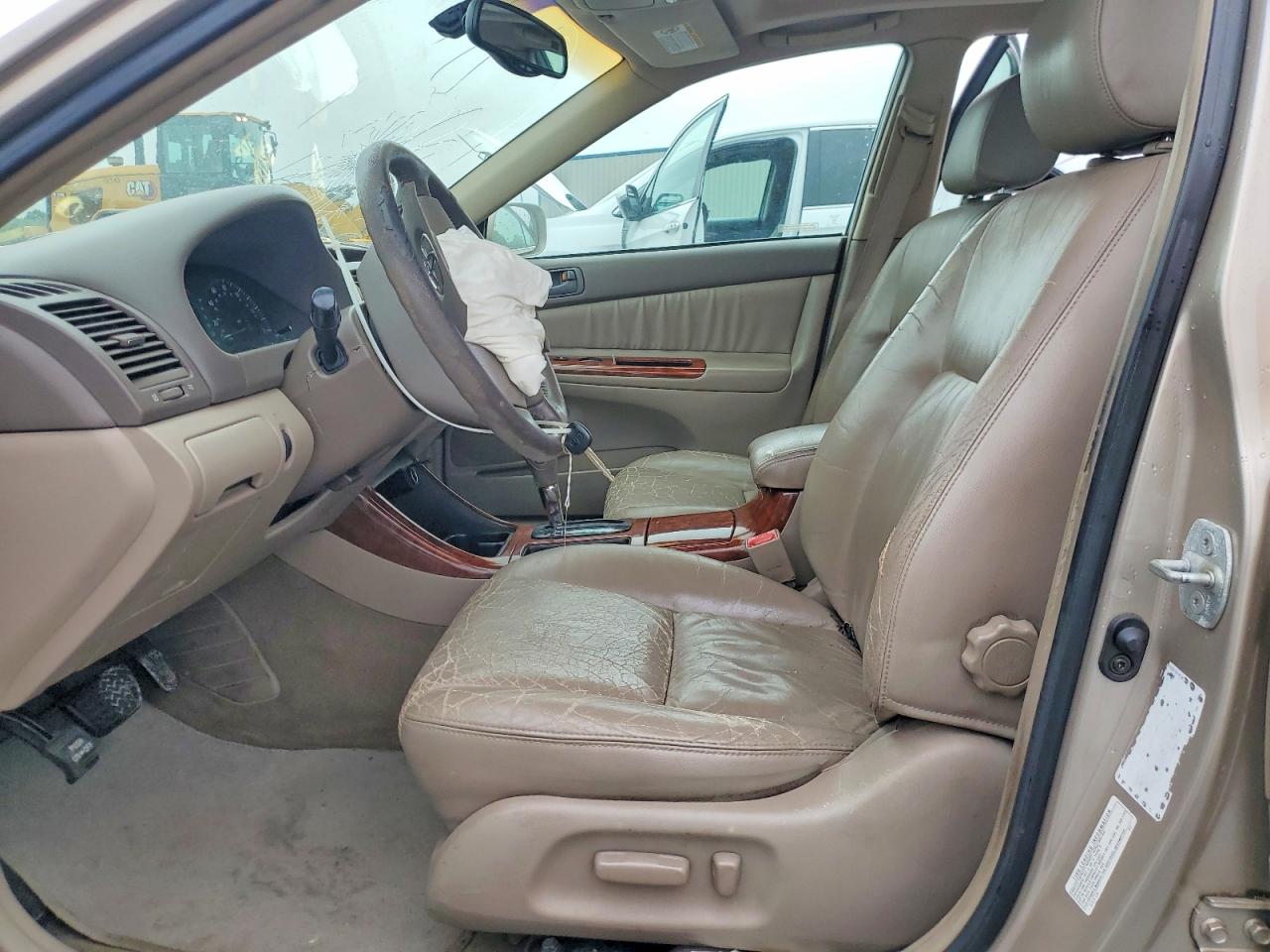 2003 TOYOTA CAMRY XLE photo 13