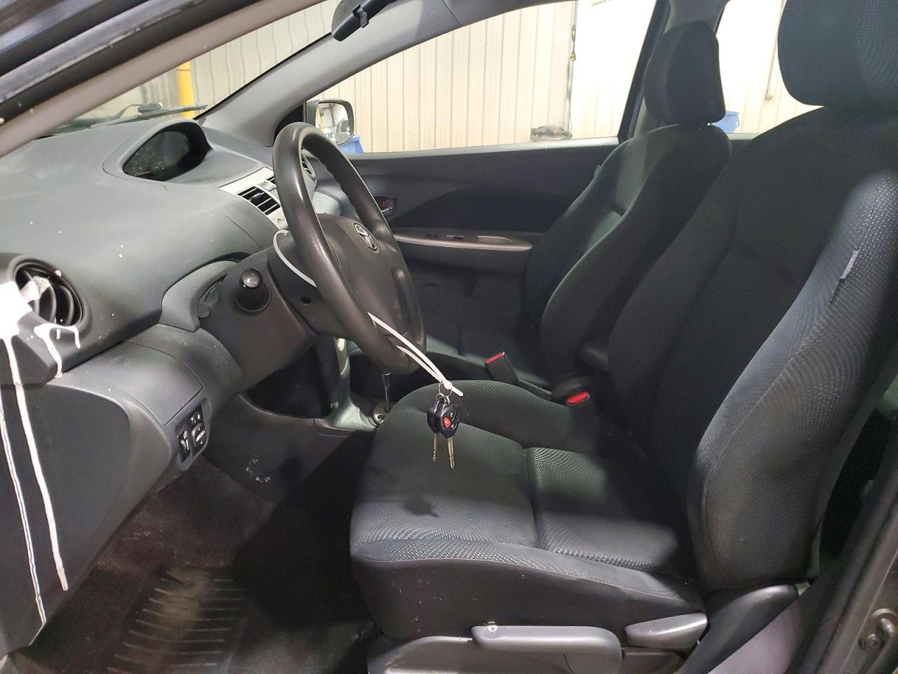 2010 TOYOTA YARIS BASE photo 13