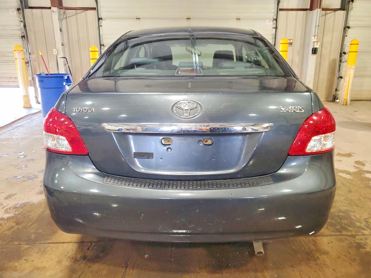 2010 TOYOTA YARIS BASE photo 11