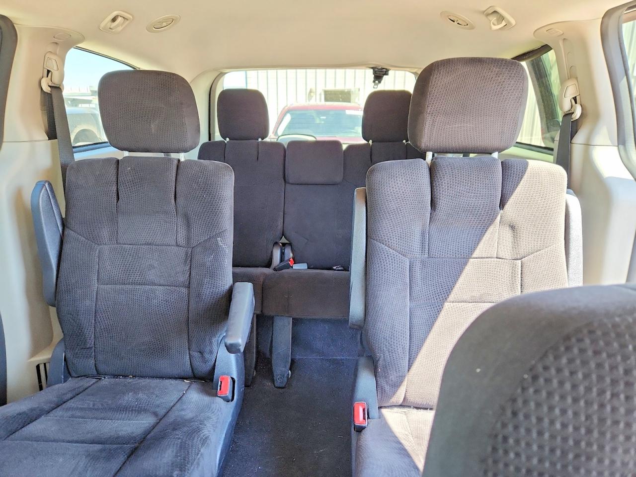 2012 DODGE GRAND CARAVAN SXT photo 10