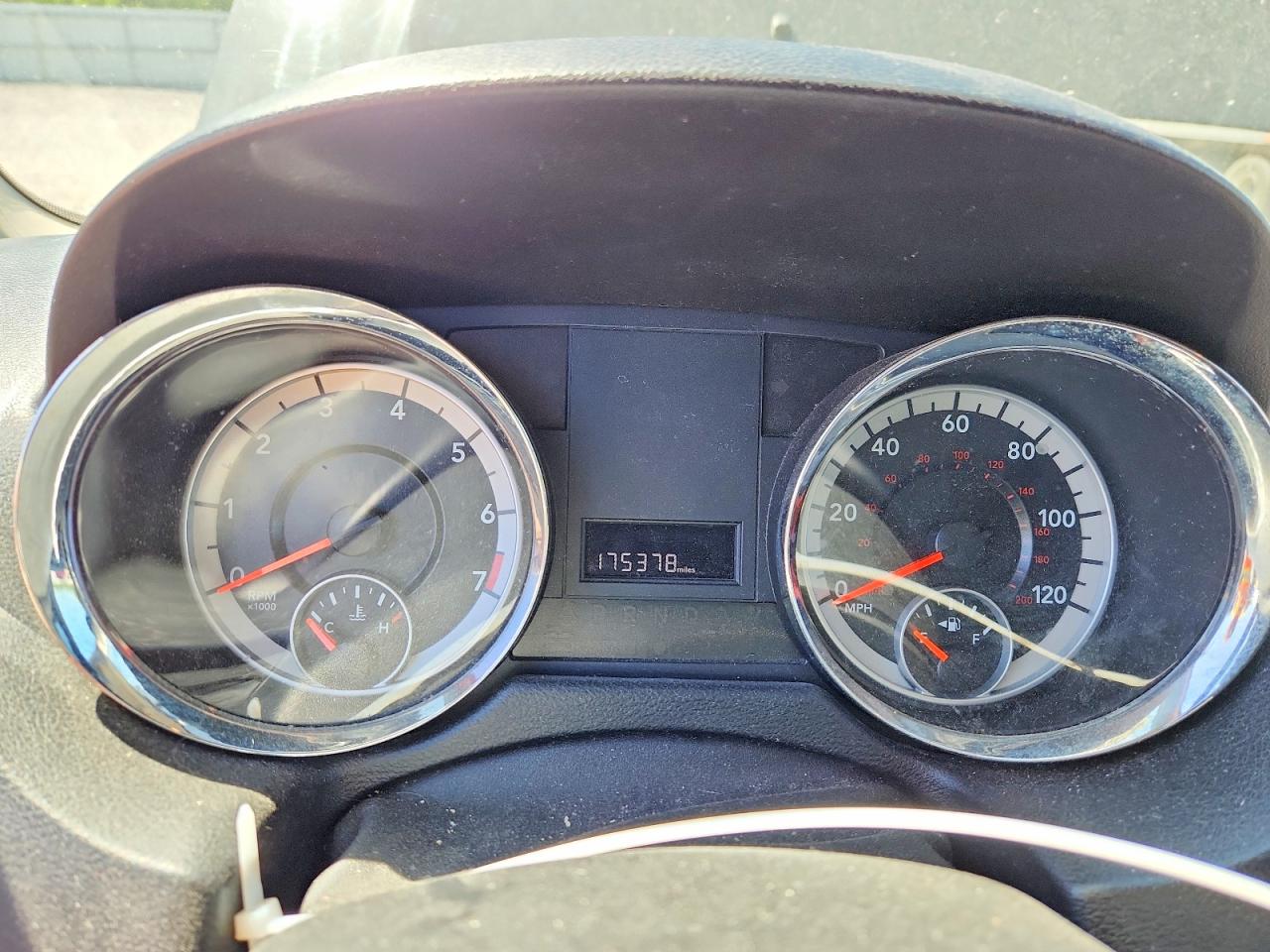2012 DODGE GRAND CARAVAN SXT photo 9