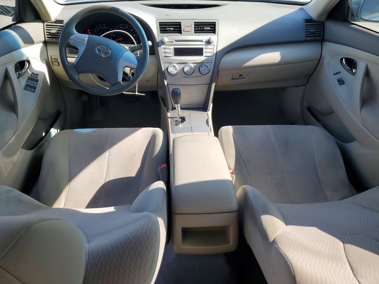 2011 TOYOTA CAMRY LE photo 15