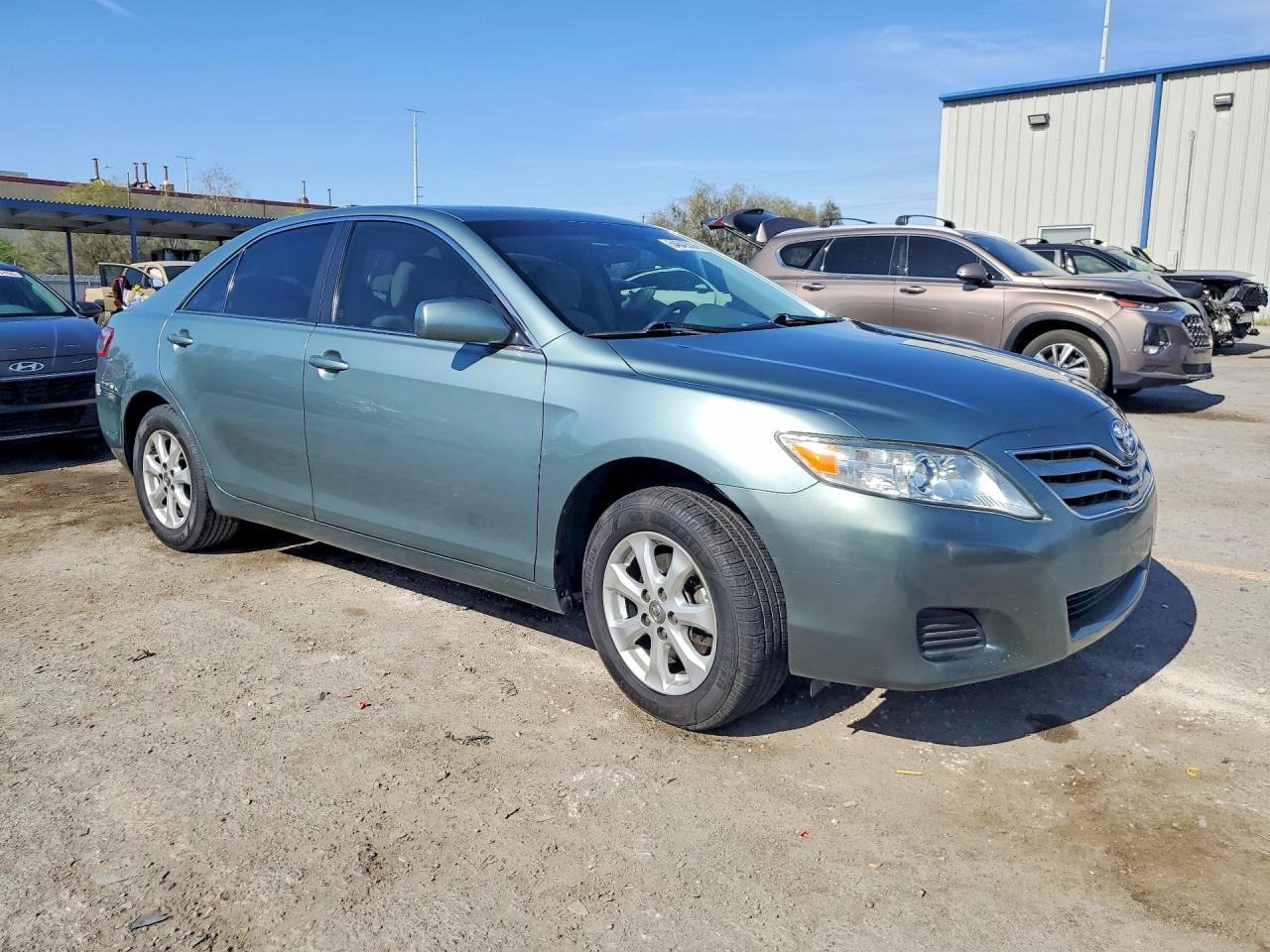 2011 TOYOTA CAMRY LE photo 7