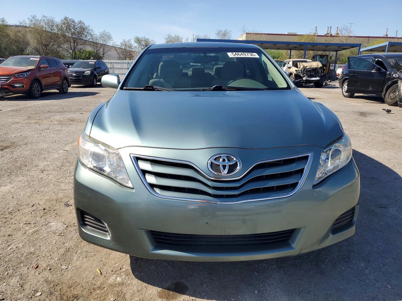 2011 TOYOTA CAMRY LE photo 9