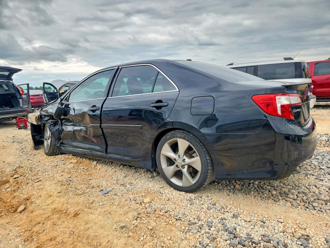2013 TOYOTA CAMRY SE V6 photo 4