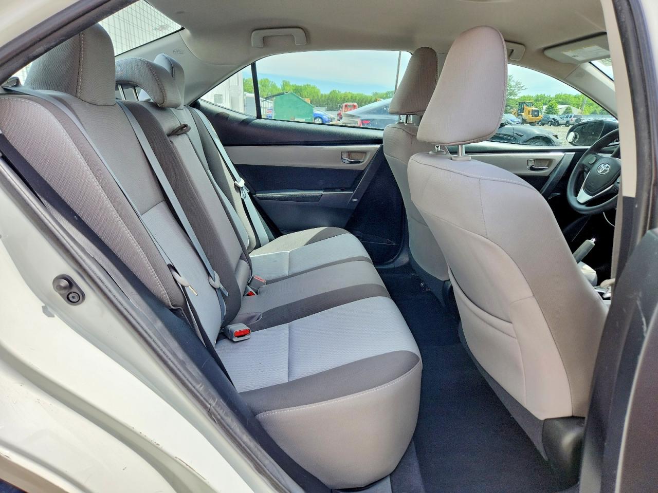 2018 TOYOTA COROLLA LE photo 10