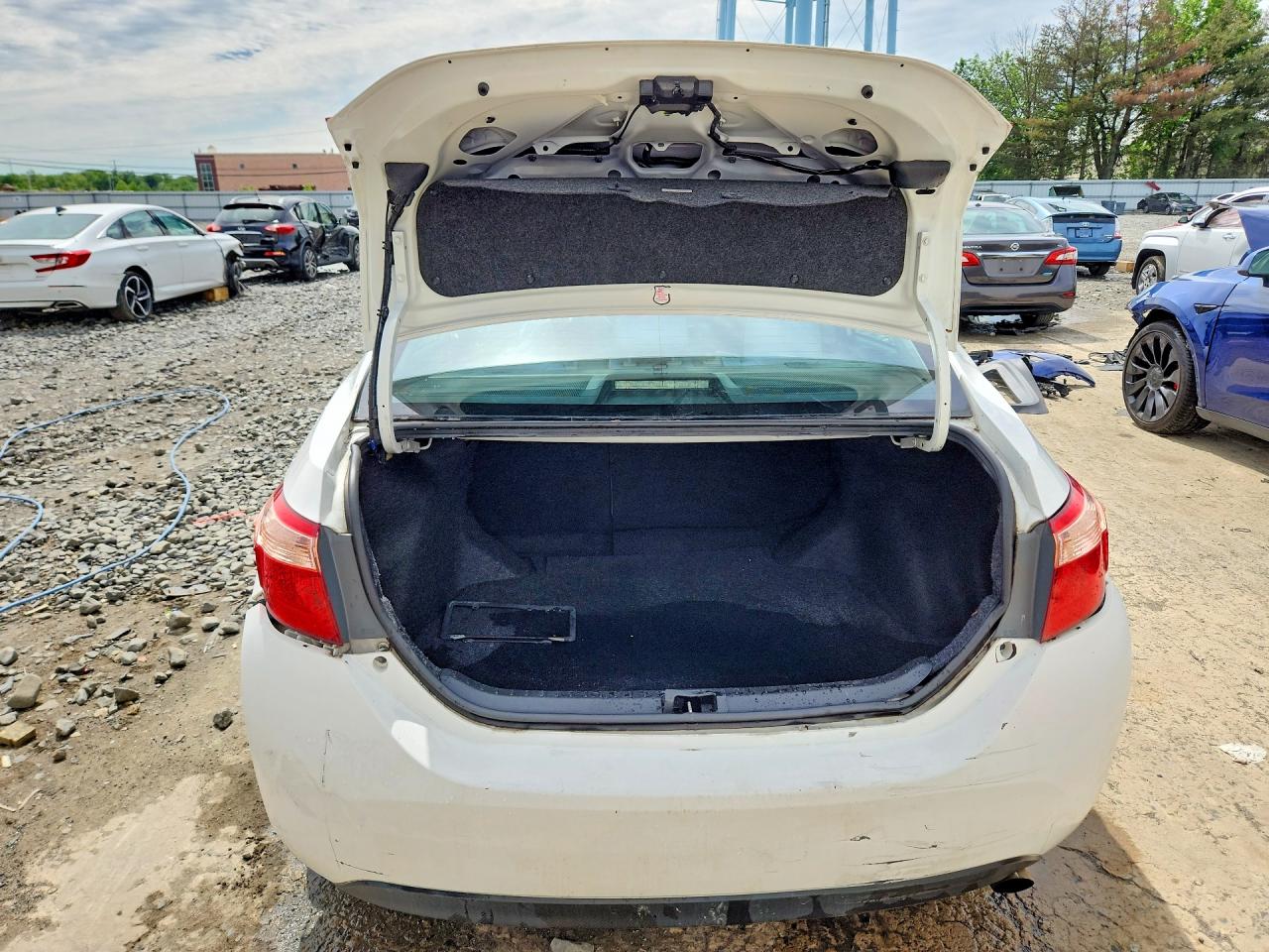 2018 TOYOTA COROLLA LE photo 6