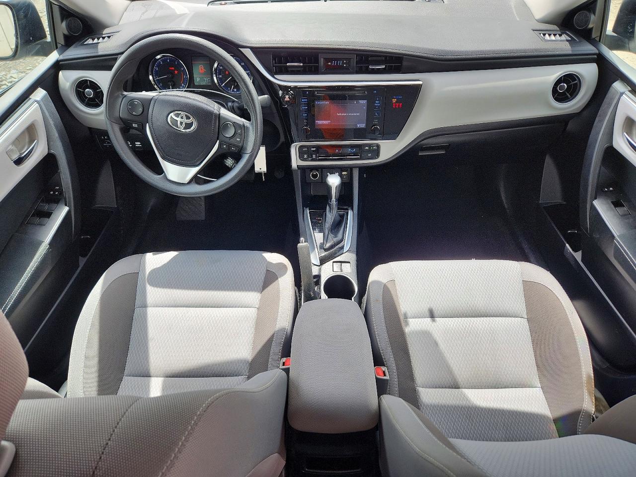 2018 TOYOTA COROLLA LE photo 8