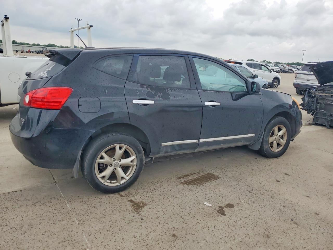 2013 NISSAN ROGUE S photo 3