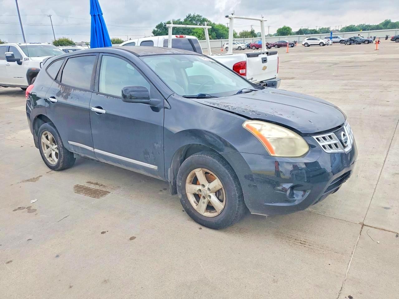 2013 NISSAN ROGUE S photo 4