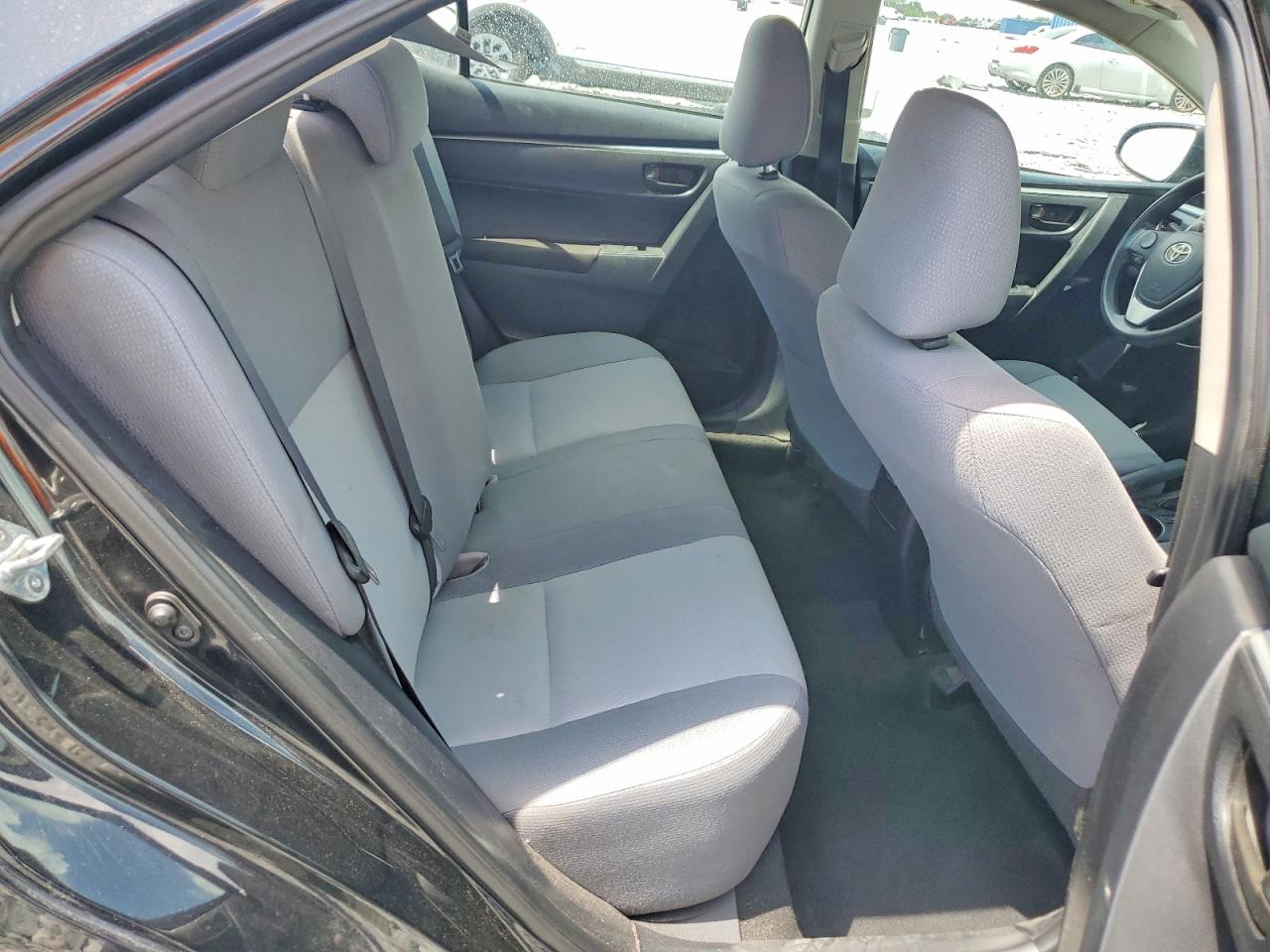 2015 TOYOTA COROLLA L photo 19