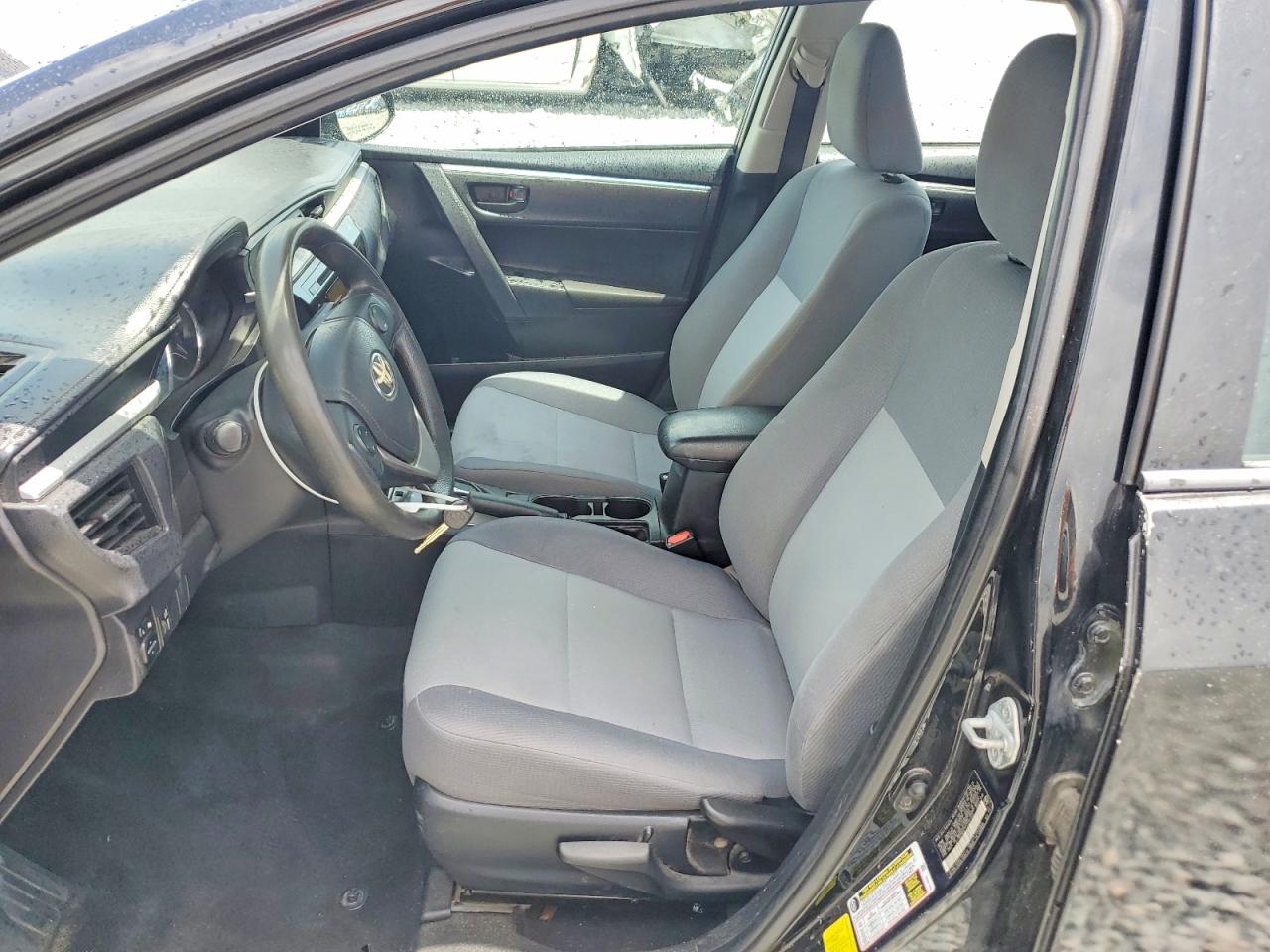 2015 TOYOTA COROLLA L photo 13