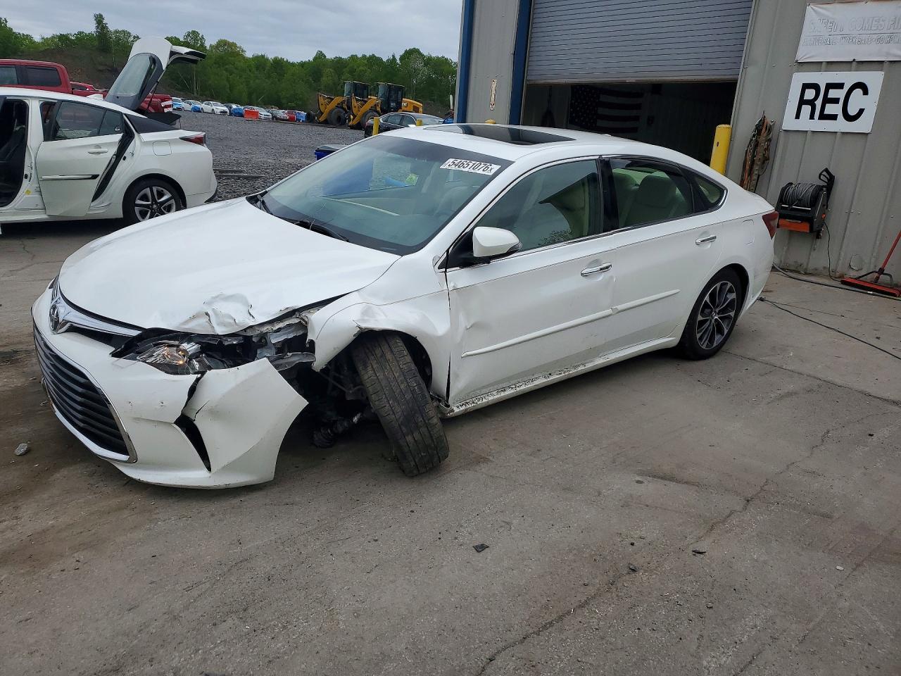 2016 TOYOTA AVALON