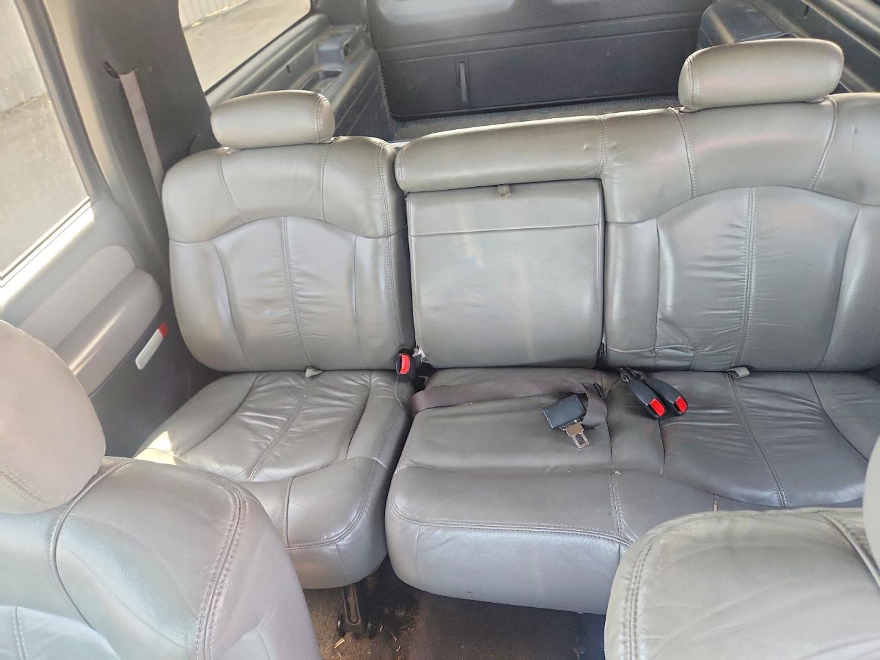 2002 CHEVROLET SUBURBAN K1500 photo 19