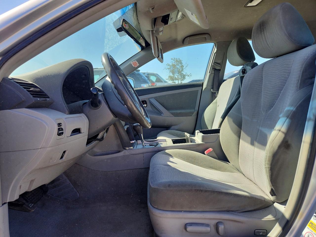 2010 TOYOTA CAMRY LE photo 13