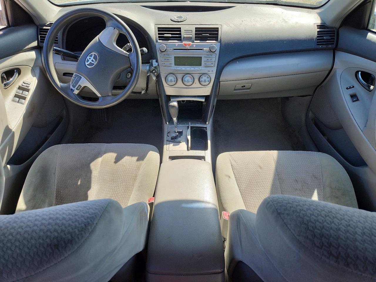 2010 TOYOTA CAMRY LE photo 15