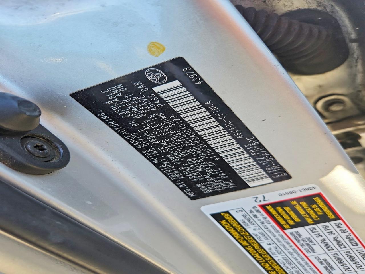 2010 TOYOTA CAMRY LE photo 25