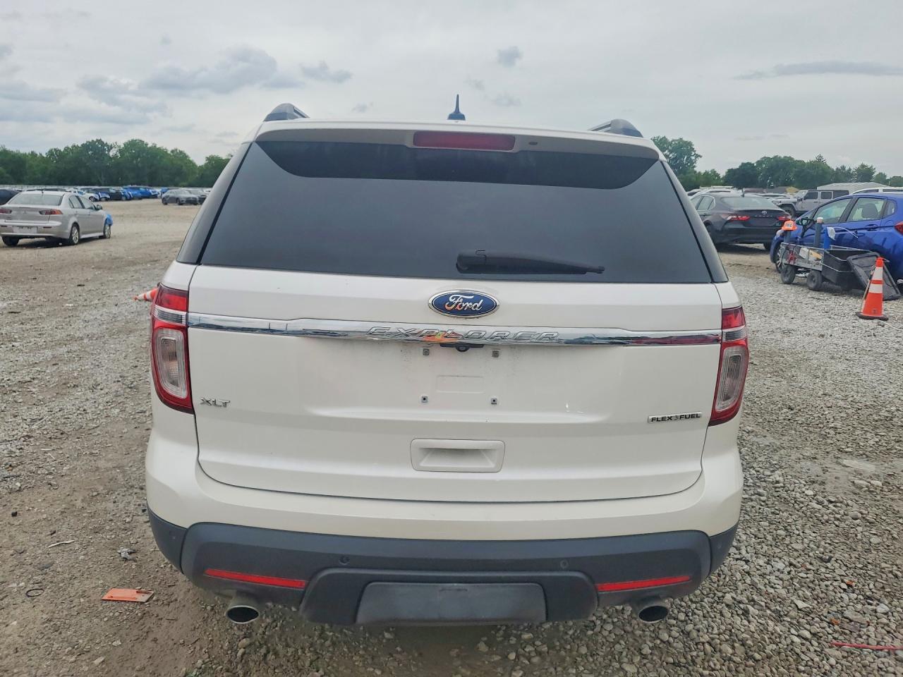 2014 FORD EXPLORER XLT photo 16