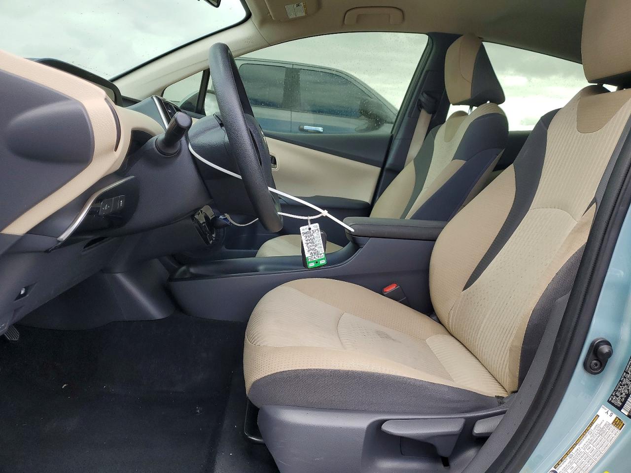 2016 TOYOTA PRIUS TWO photo 7
