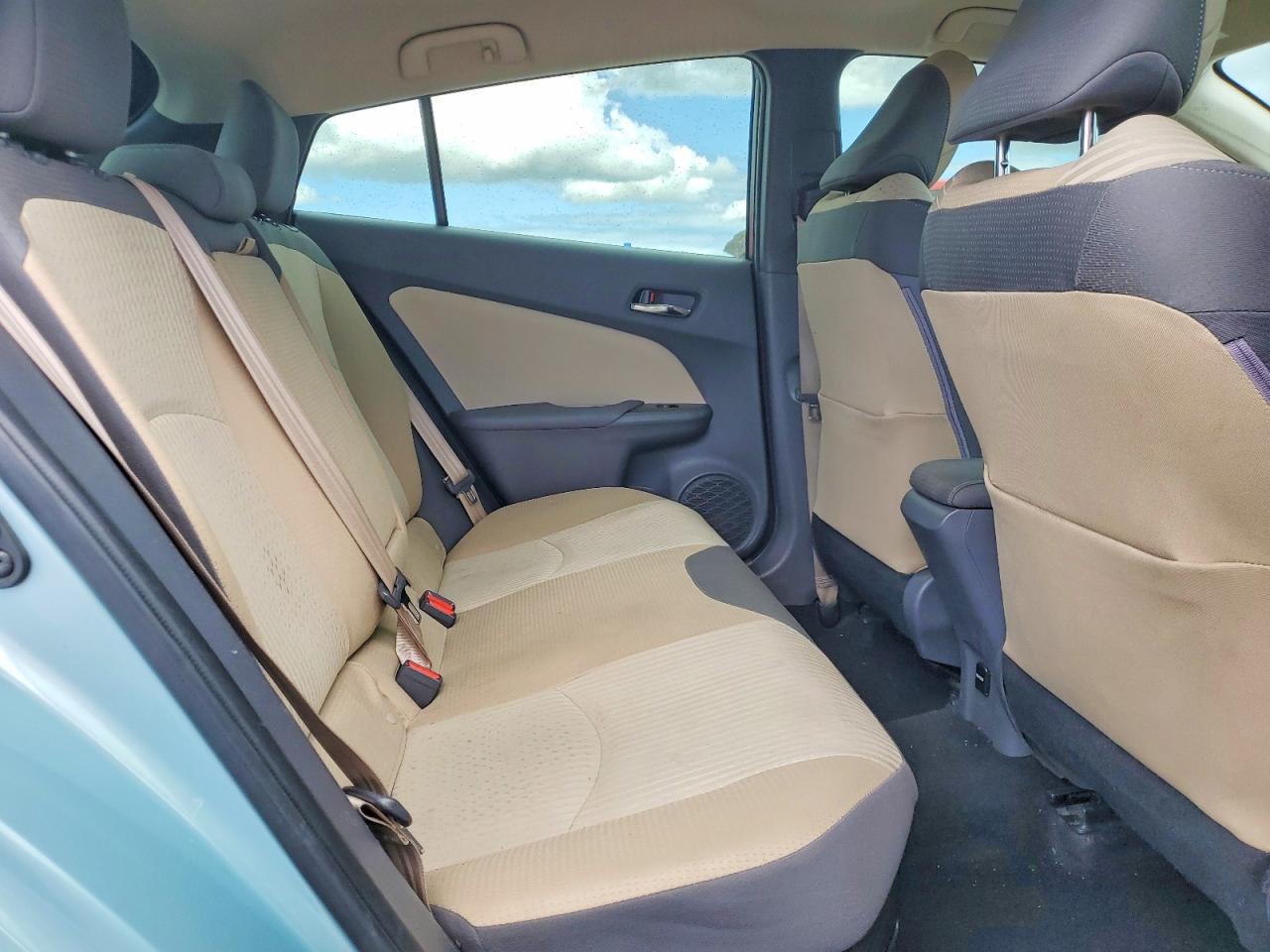 2016 TOYOTA PRIUS TWO photo 10