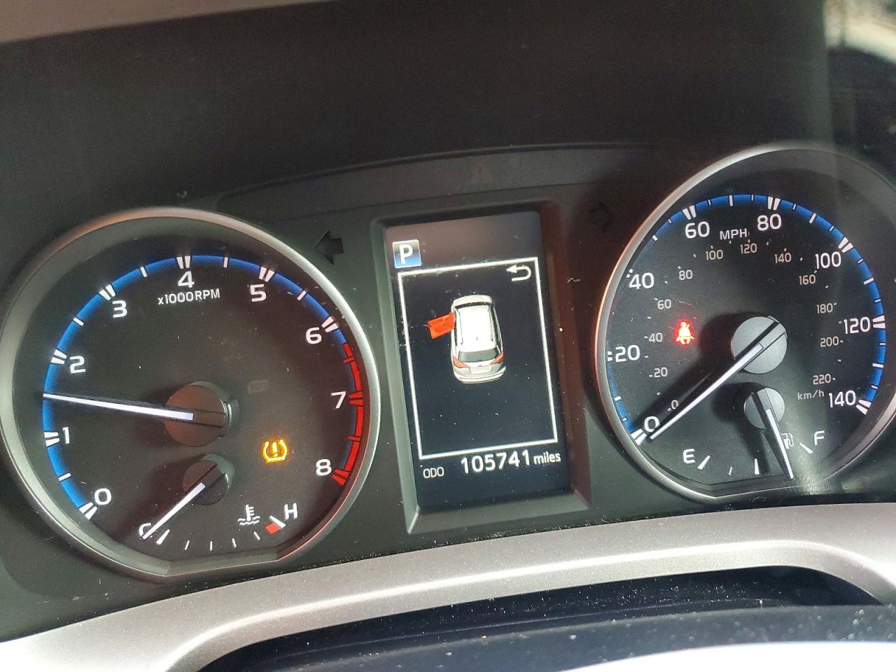 2018 TOYOTA RAV4 LE photo 25