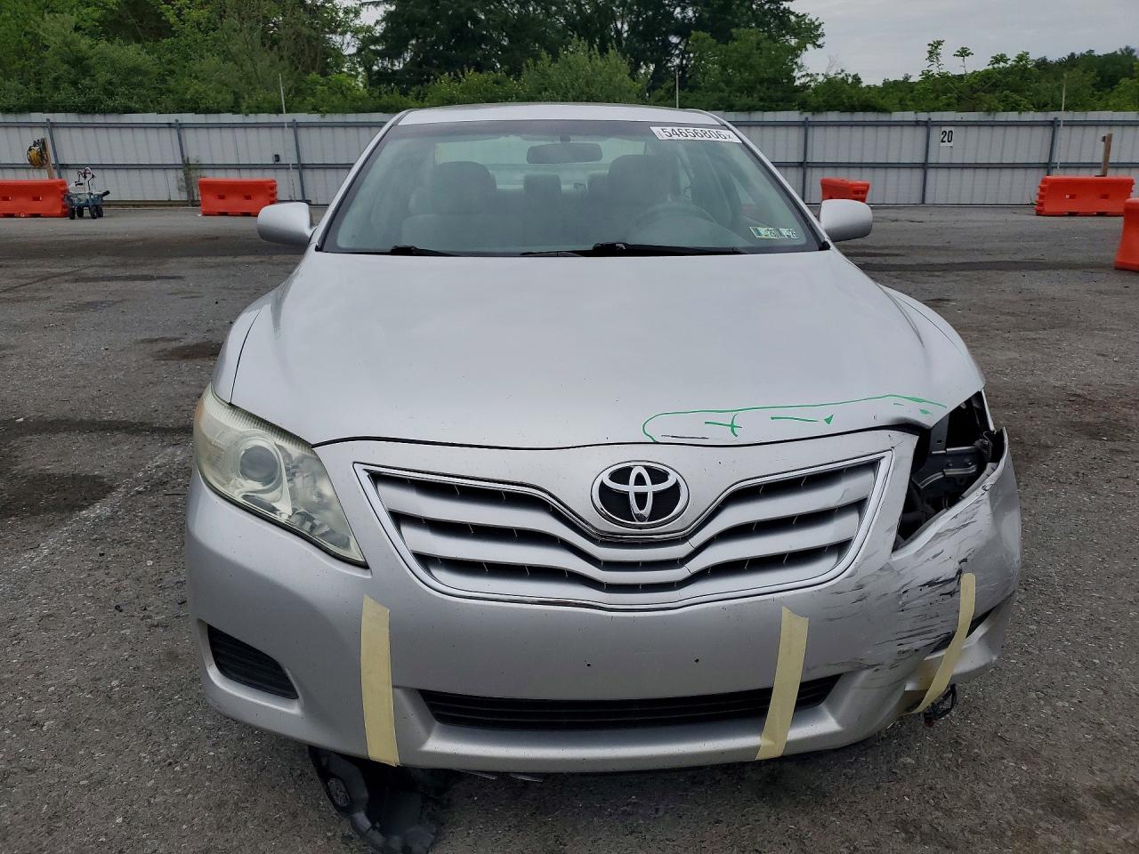 2011 TOYOTA CAMRY LE photo 9