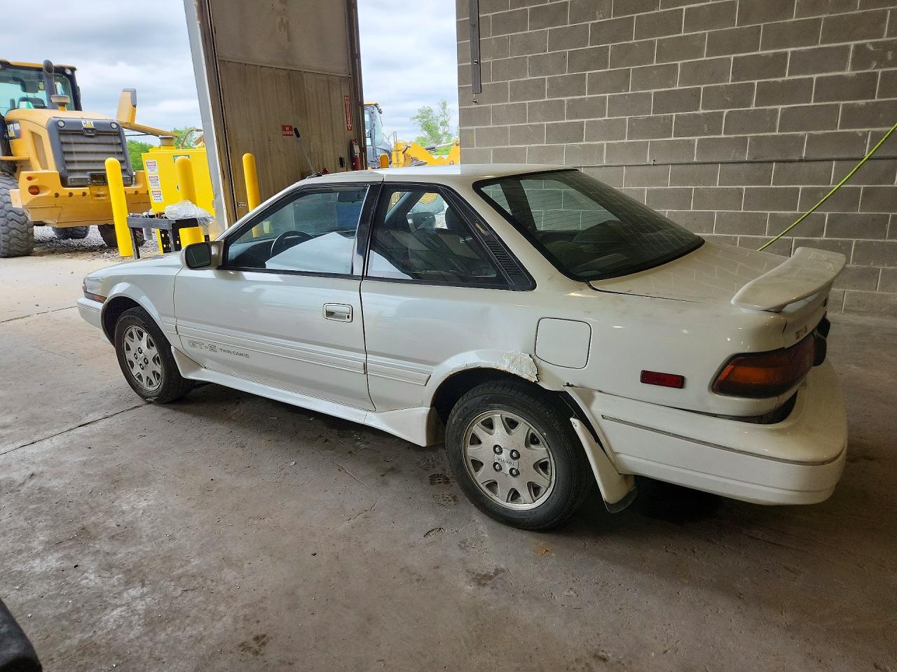 1989 TOYOTA COROLLA GT-S photo 3