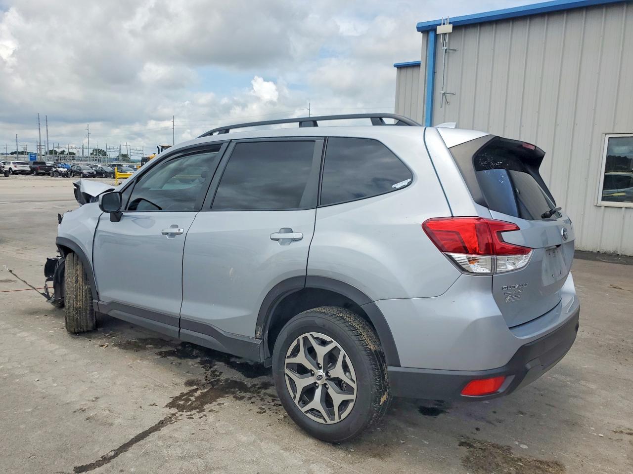 2022 SUBARU FORESTER PREMIUM photo 3