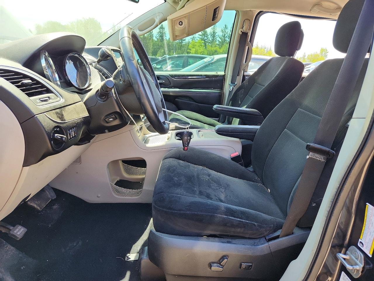 2013 CHRYSLER TOWN & COUNTRY TOURING photo 19