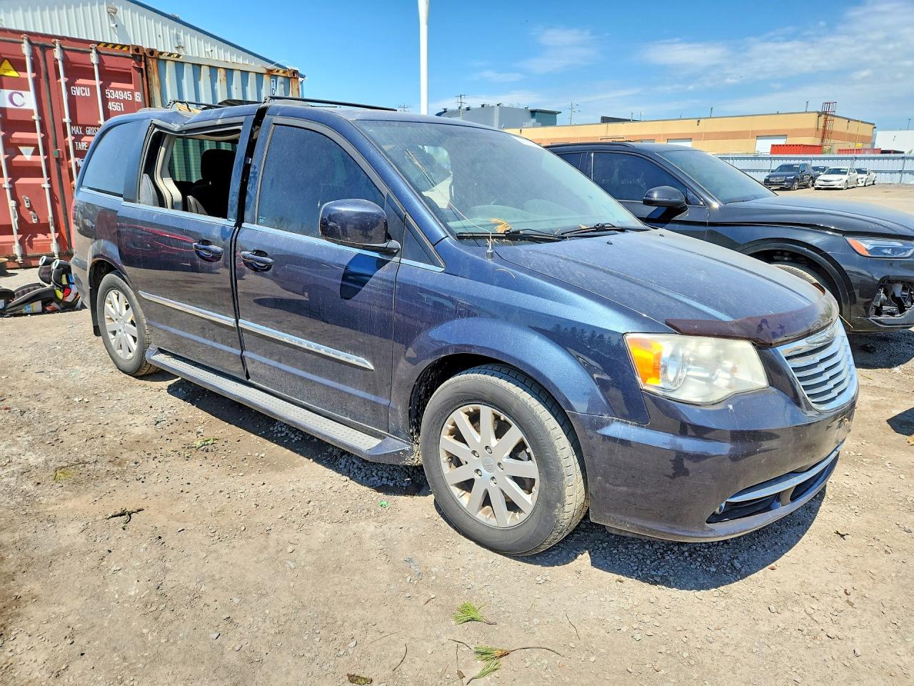 2013 CHRYSLER TOWN & COUNTRY TOURING photo 10
