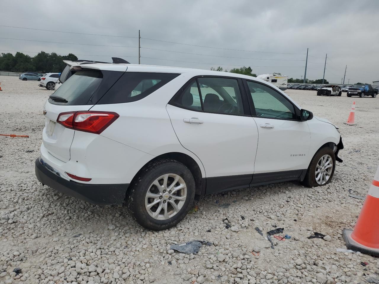 2018 CHEVROLET EQUINOX LS photo 3