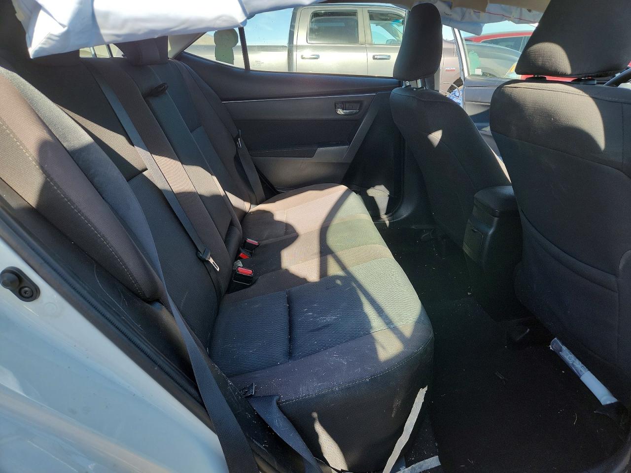 2017 TOYOTA COROLLA LE photo 19
