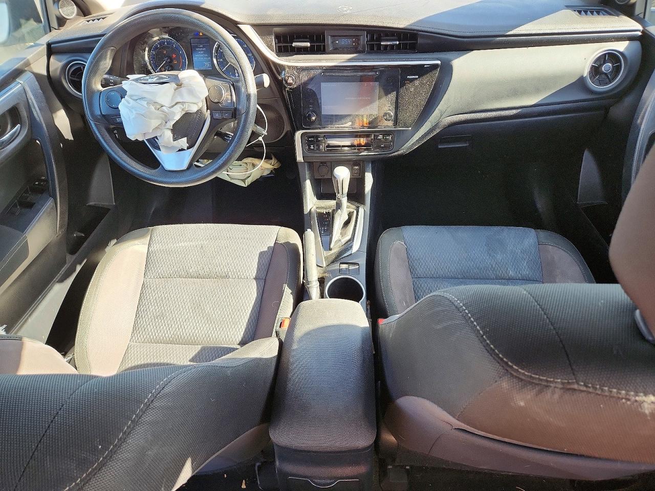 2017 TOYOTA COROLLA LE photo 15