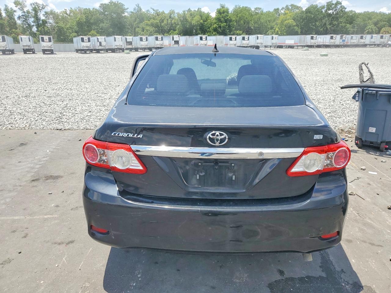 2011 TOYOTA COROLLA LE photo 16