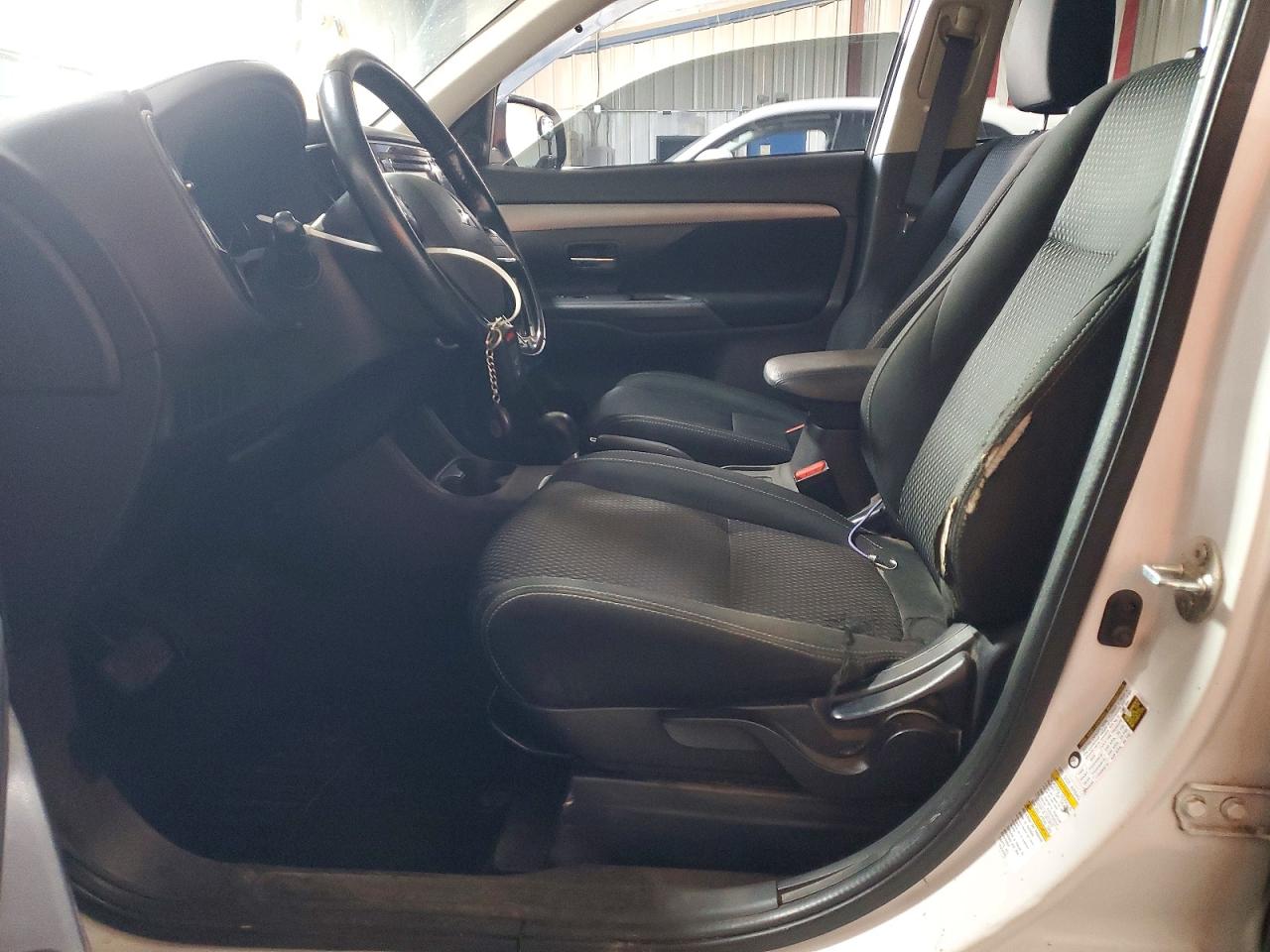 2016 MITSUBISHI OUTLANDER SE photo 13