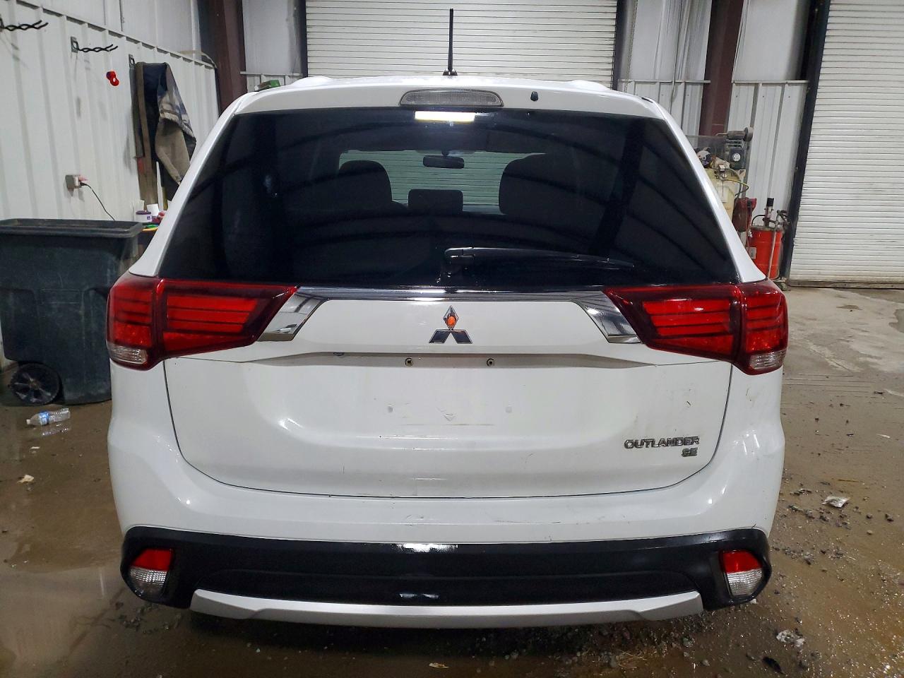 2016 MITSUBISHI OUTLANDER SE photo 11