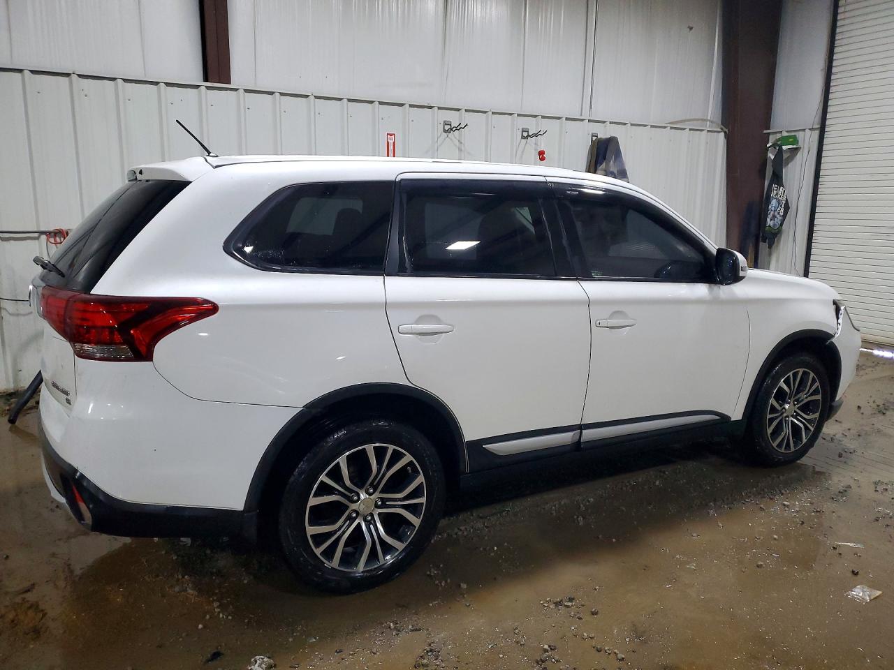 2016 MITSUBISHI OUTLANDER SE photo 5