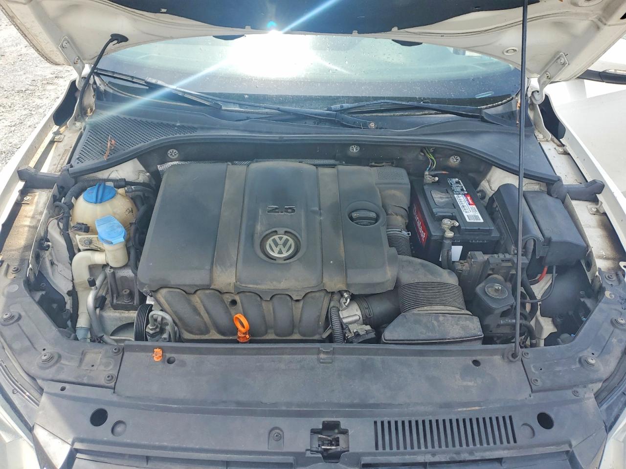 2012 VOLKSWAGEN PASSAT S photo 21