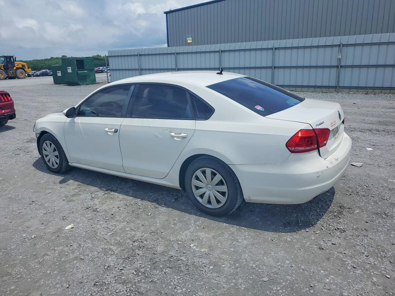 2012 VOLKSWAGEN PASSAT S photo 3