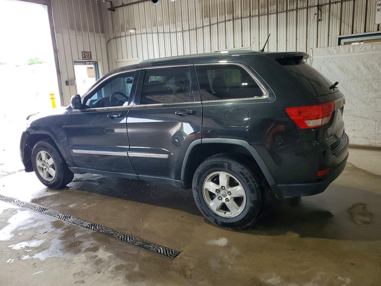 2012 JEEP GRAND CHEROKEE LAREDO photo 4