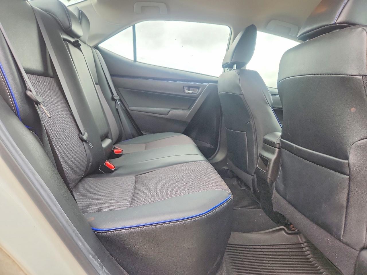 2018 TOYOTA COROLLA SE photo 19