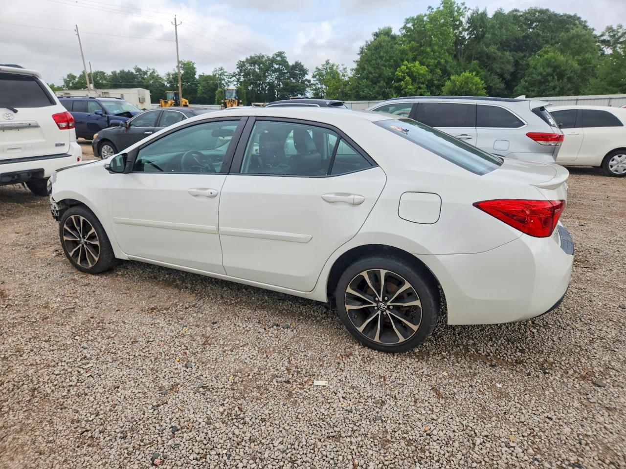 2018 TOYOTA COROLLA SE photo 3