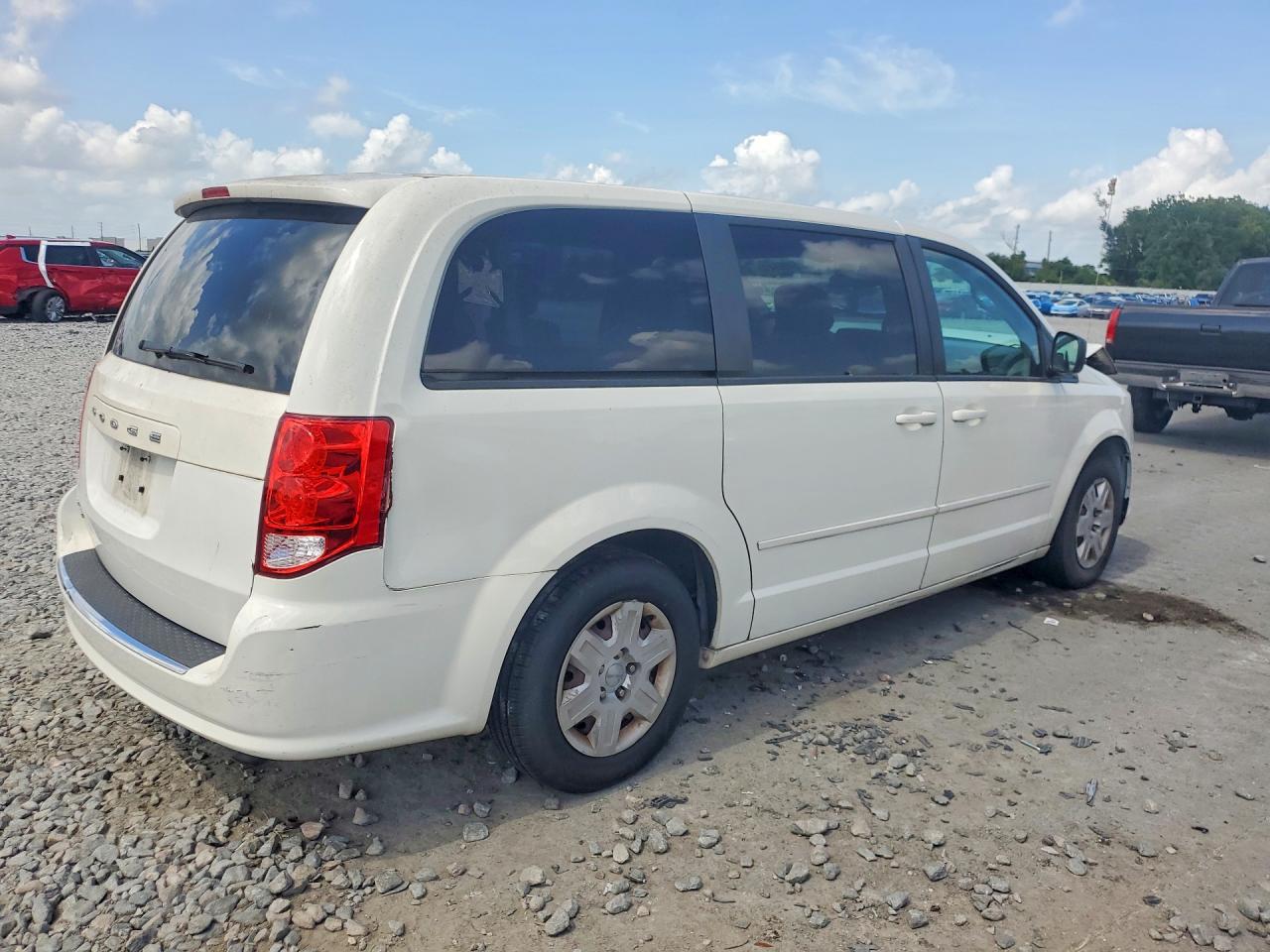 2012 DODGE GRAND CARAVAN SE photo 5