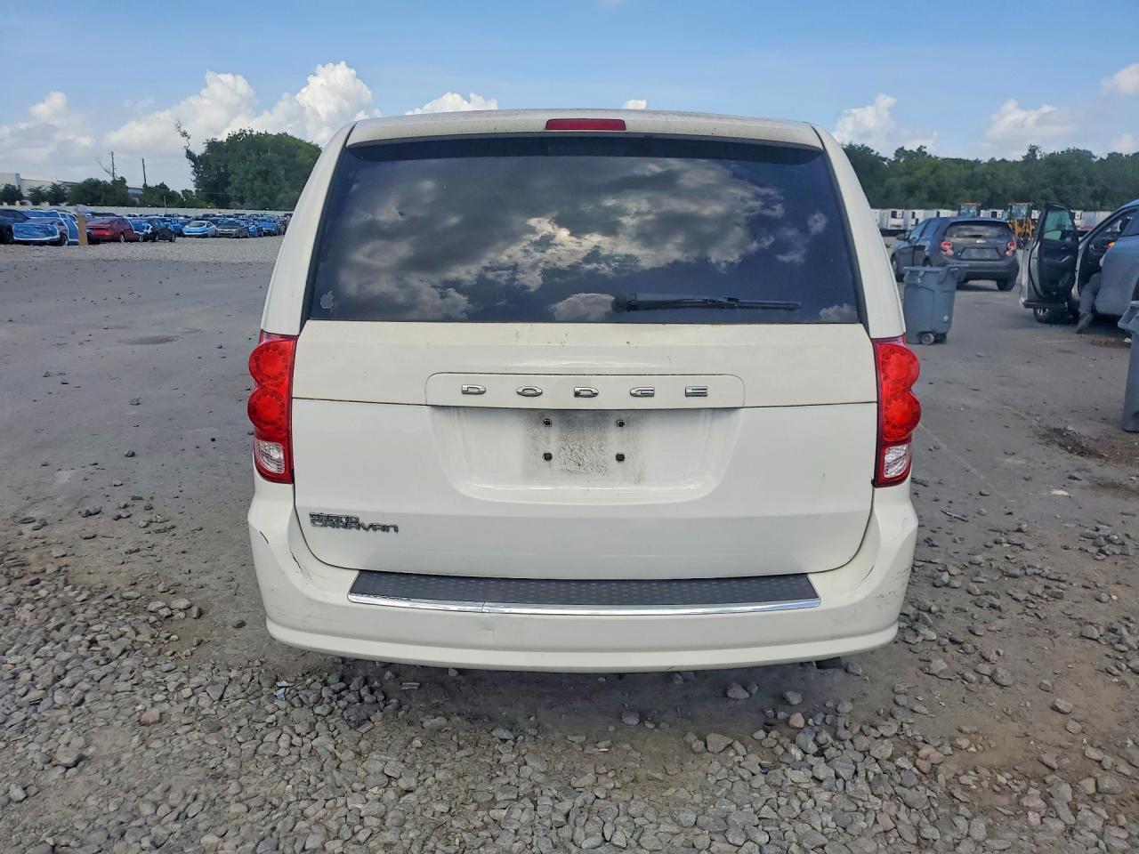 2012 DODGE GRAND CARAVAN SE photo 11