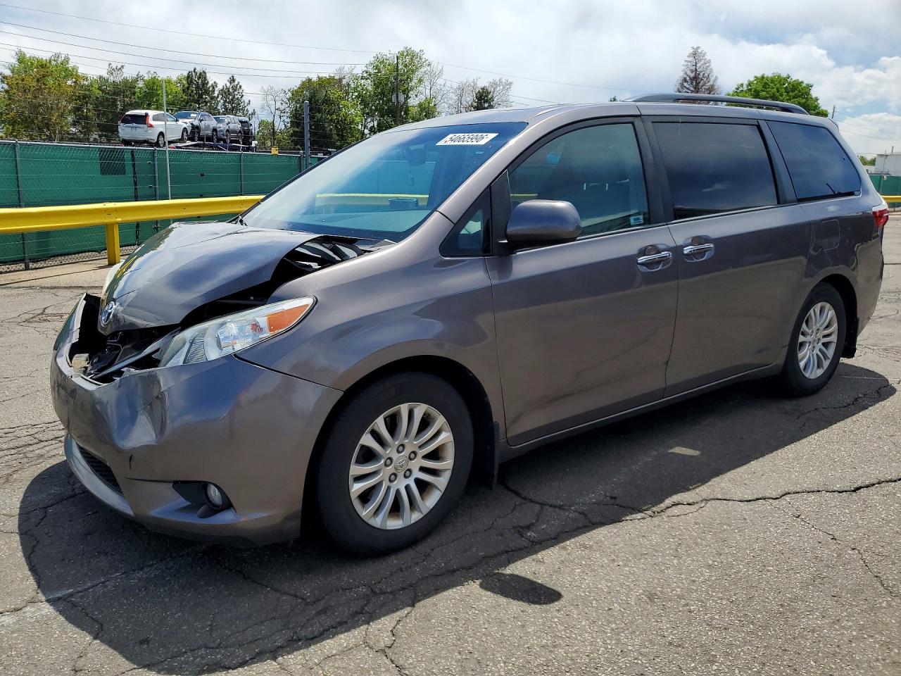 2015 TOYOTA SIENNA